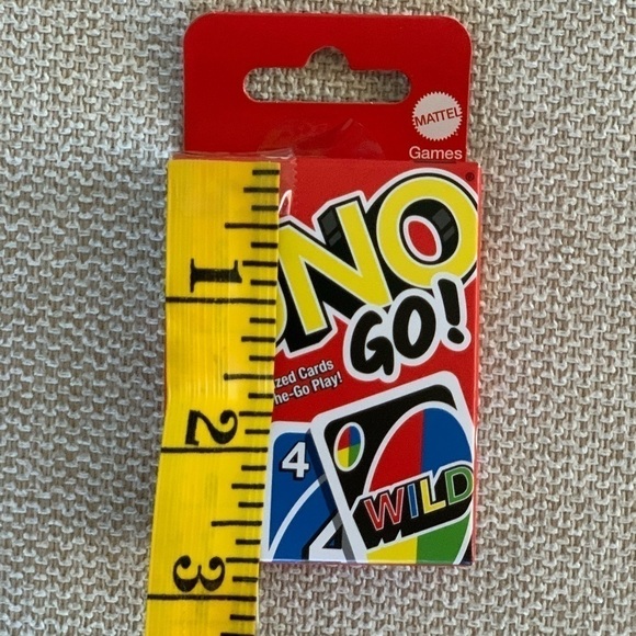 UNO Go Mini Card Game - Picture 3 of 4
